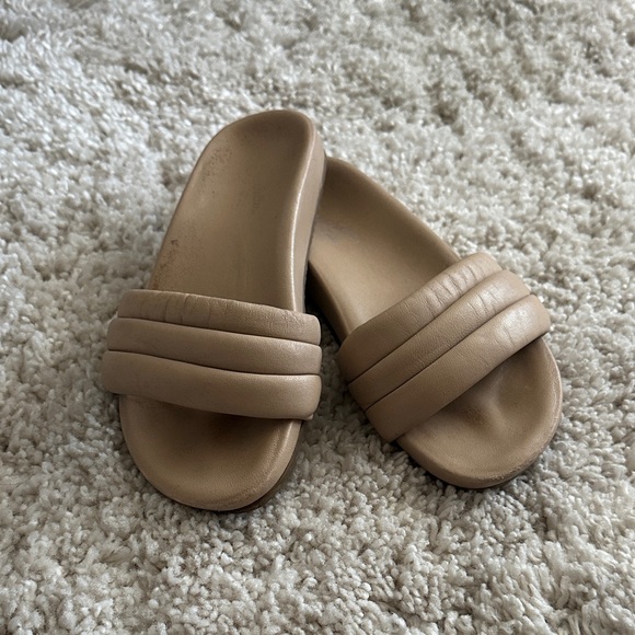 Seychelles Slide Sandals - Picture 1 of 3